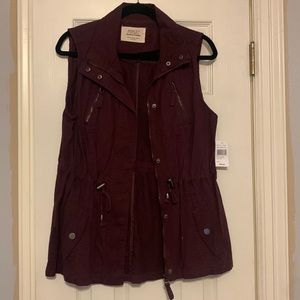 Medium plum vest